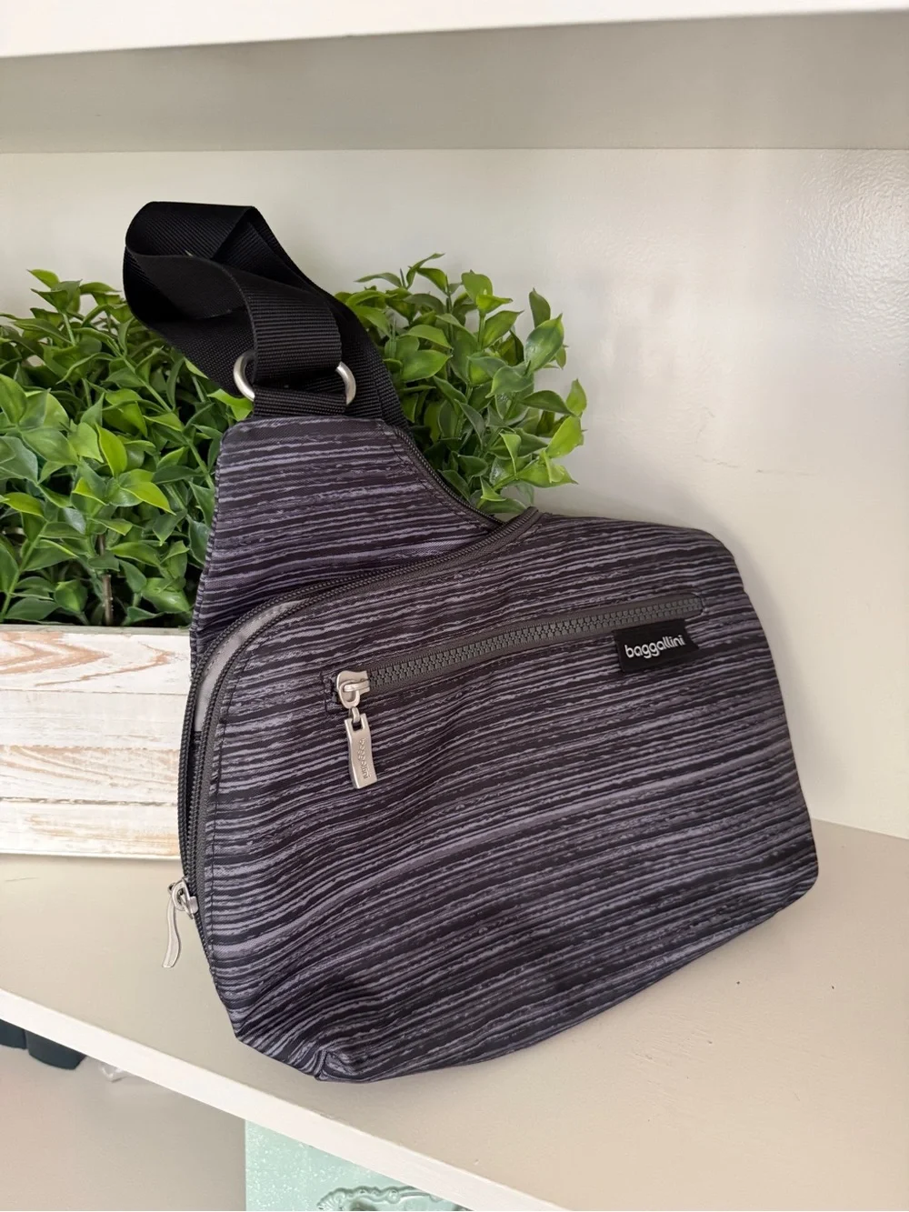 Baggallini Gray Black Striped Crossbody Bag Adjustable Strap Travel Purse